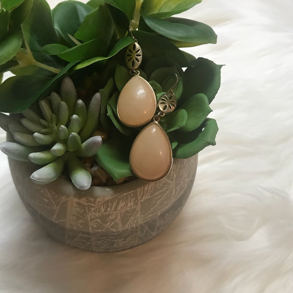 Macy’s Salmon Pink Stone & Gold Teardrop Earrings